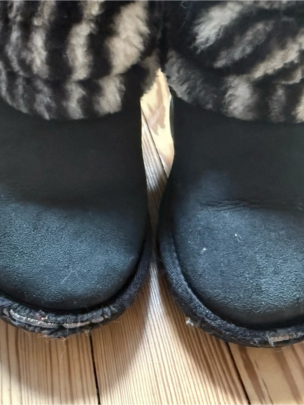 UGG short boots